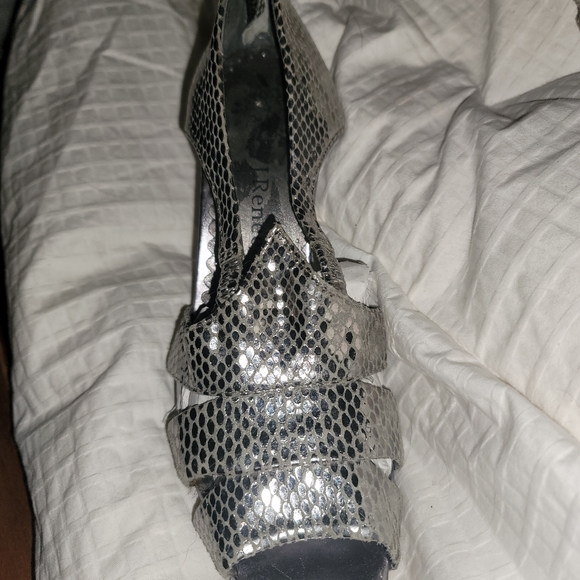 Cute Heels - Picture 2 of 2